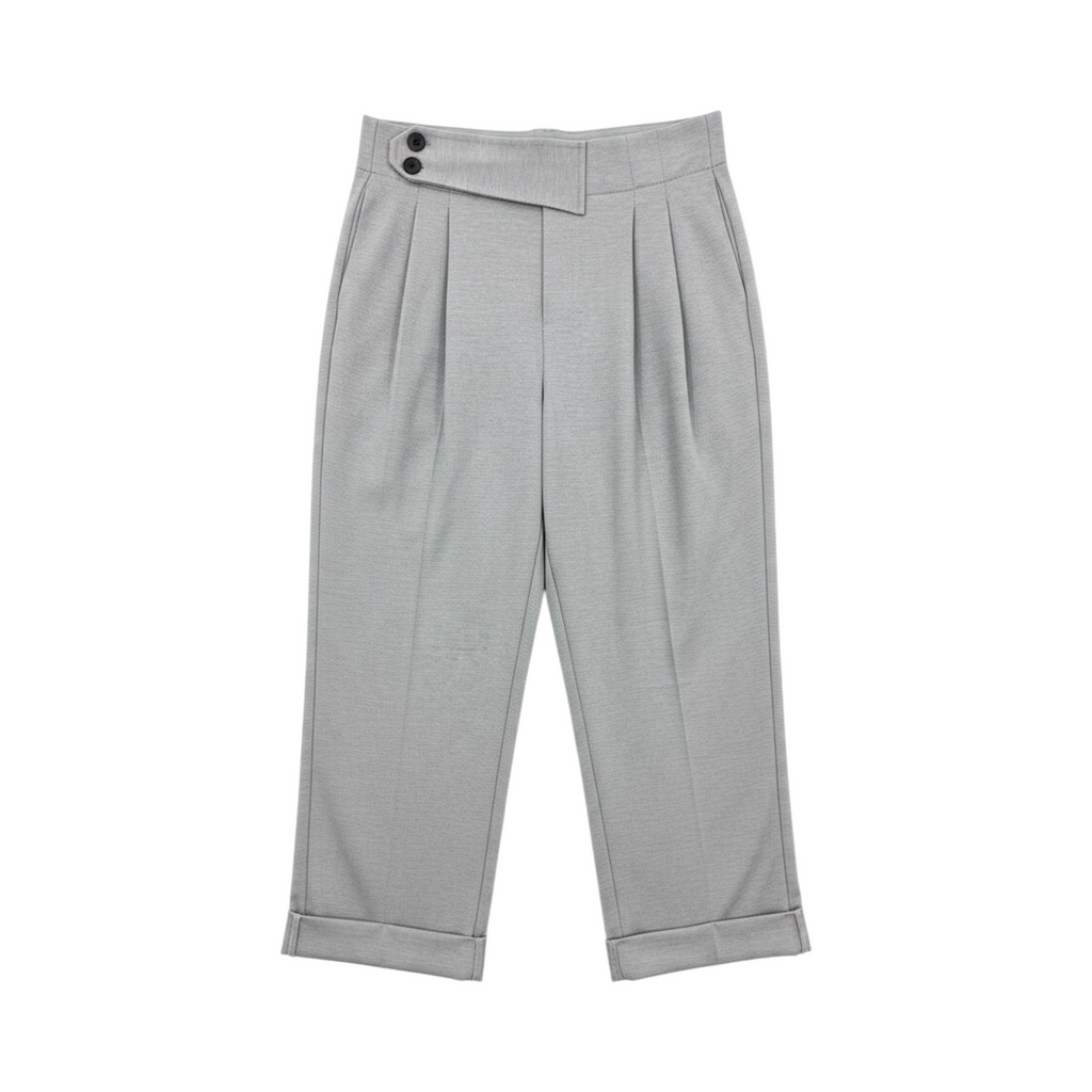 Pantalón tobillero con cintura cruzada BIELLA de La Mariposa, color Gris. Vista delantera.