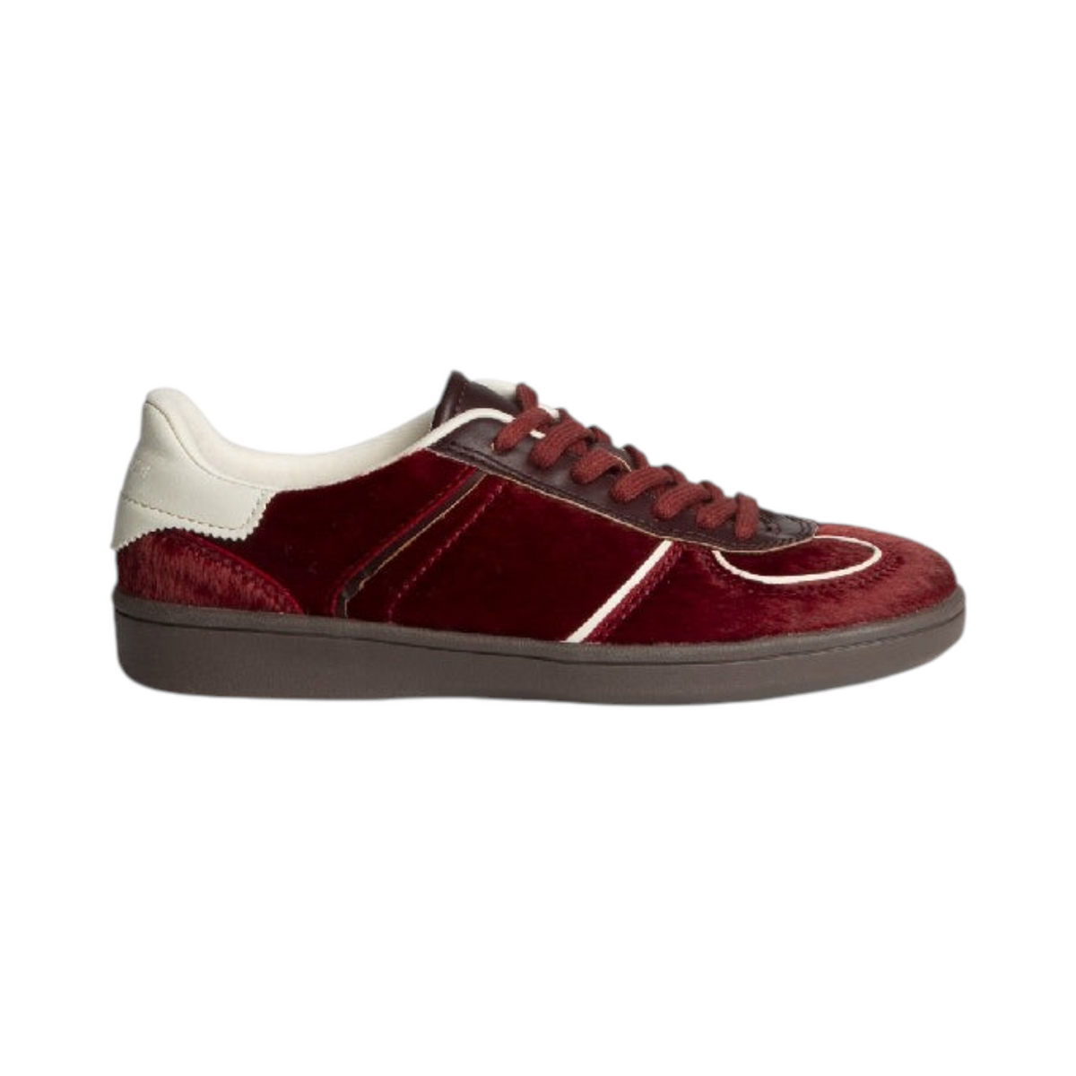 Zapatilla Corina KALMIA de La Mariposa, variante Granate, con cordones. Vista lateral.