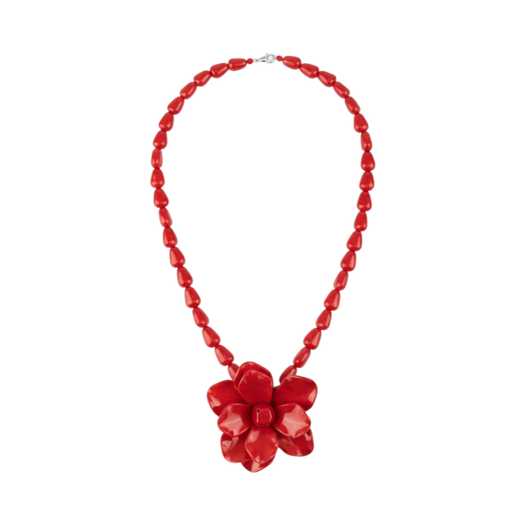 Collar FLOWER de La Mariposa, color rojo, con cuentas y colgante en forma de flor. Vista frontal.