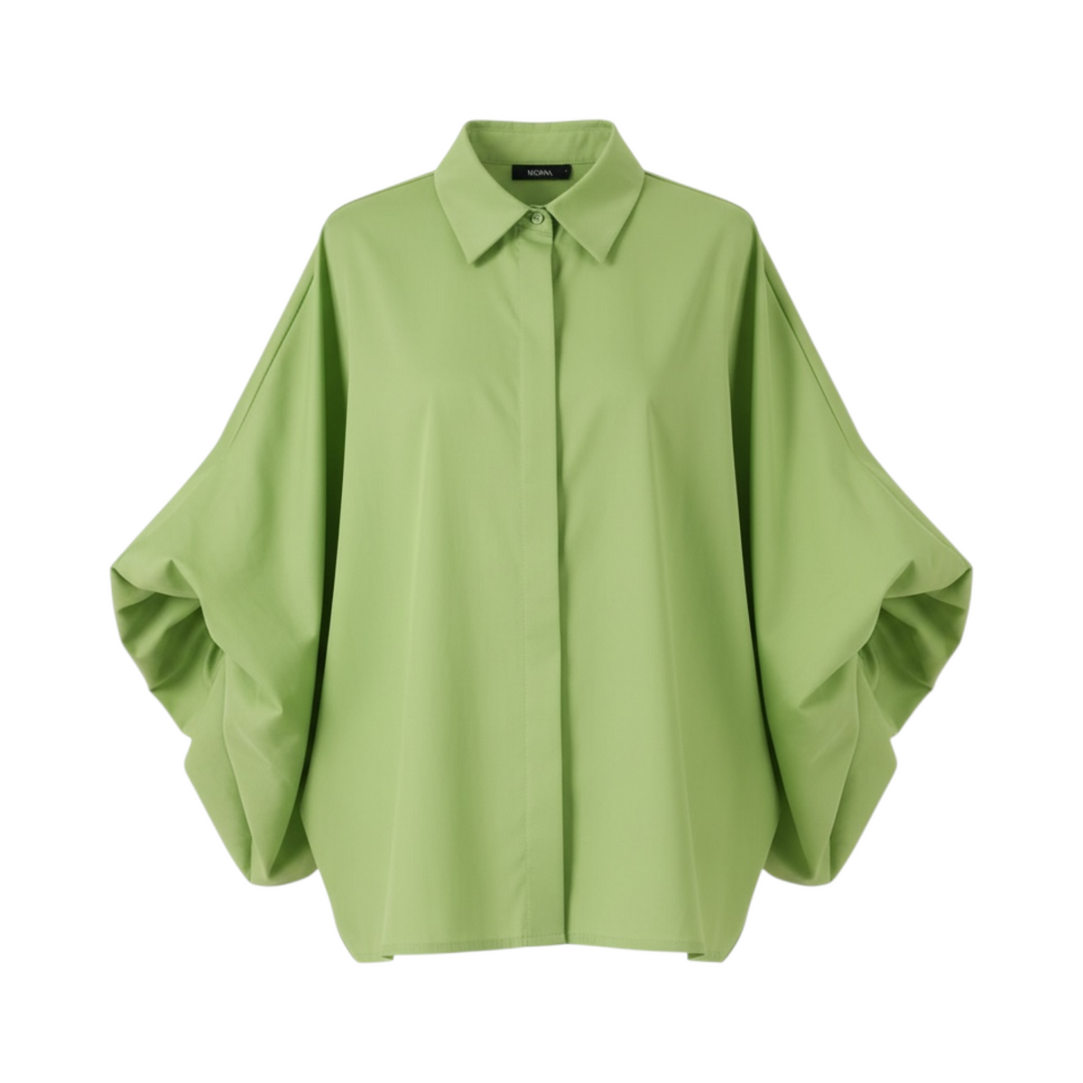 Camisa MATERA de La Mariposa, color pistacho, con cuello camisero y corte amplio. Vista frontal.