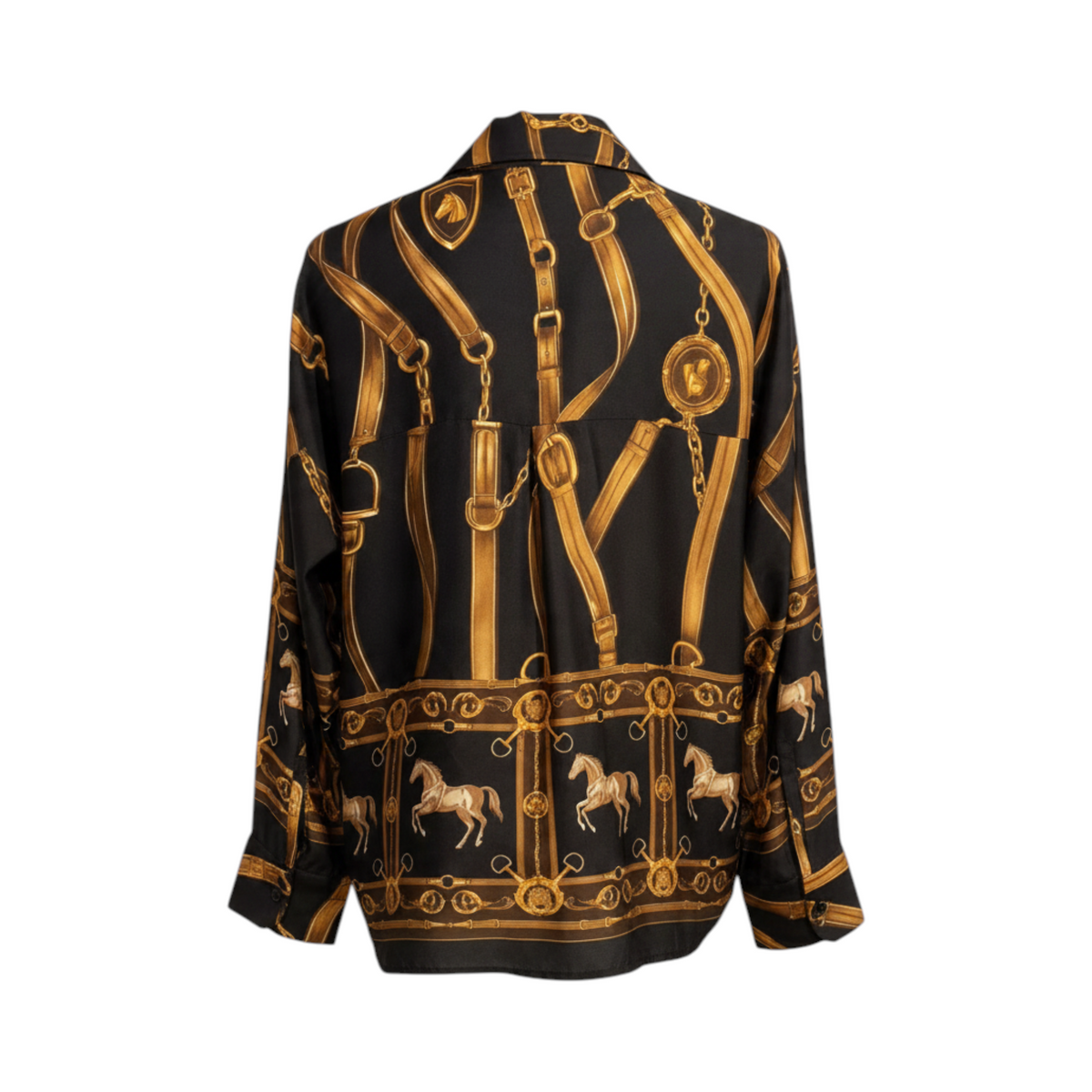 Camisa de cadenas y motivos ecuestres ORISTANO de La Mariposa, color Negro y dorado. Vista trasera.