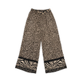 Pantalón fluido de pernera amplia PADUA de La Mariposa, color Leopardo y cebra. Vista cenital Flat Lay.