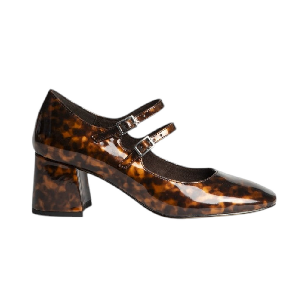 Zapato de tacón RUSSELIA de La Mariposa, variante animal print, con doble tira y hebillas. Vista lateral.