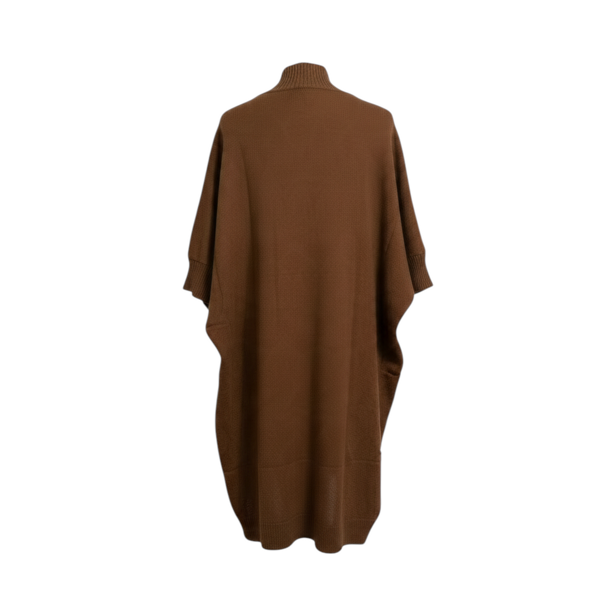 Vestido de punto con cuello alto y flor SONDRIO de La Mariposa, color Camel y negro. Vista trasera.